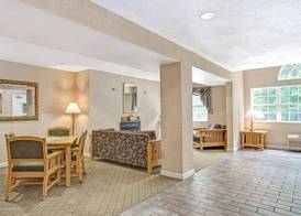 Sturbridge Plaza Hotel 4