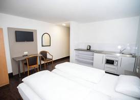 Hotel am Schillerplatz 2