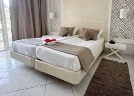 Hello Yasmine Hotel 4