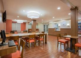 Microtel Inn & Suites by Wyndham Walterboro 2