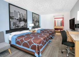 Super 8 by Wyndham City of Moore 3