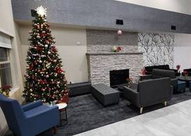 La Quinta Inn & Suites by Wyndham Lake George 5