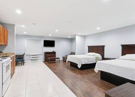 Laplace Motel 4