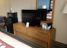 Super 8 by Wyndham Pontoon Beach IL/St. Louis MO Area 5