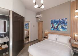 Epavli Boutique Luxury Suites 3