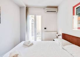 GuestHost - Piazza Santa Croce Design Apartment with Balcony 2