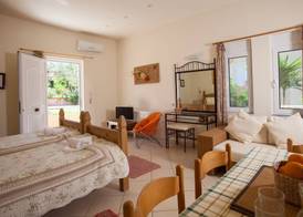 New Kydonia Suites & Studios 4