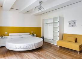 Strada Maggiore Apts by Wonderful Italy 3