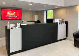 Econo Lodge Airport Quebec 3