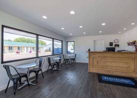 Travelodge by Wyndham Spirit Lake/Okoboji 5