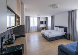 Milo Aparthotel 3