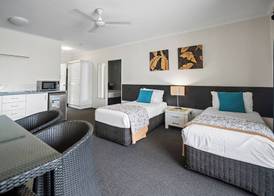 Colonial Palms Motor Inn 2