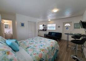 Sun Island Motel 3