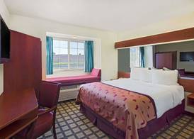 Microtel Inn & Suites by Wyndham Holland 4