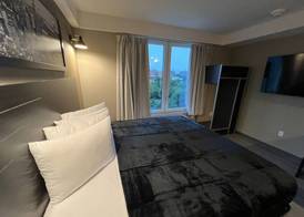 LIV Hotel Bronx - Newly Built 4