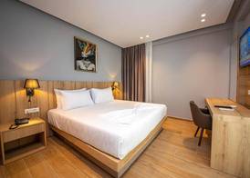 Azure Inn Hotel 4