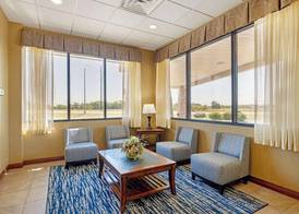 Best Western Plus Mid Nebraska Inn & Suites 4