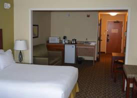 Holiday Inn Express & Suites LANCASTER by IHG 2