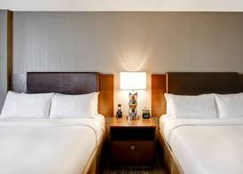 DoubleTree by Hilton Hotel West Edmonton 4