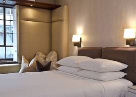 City Club Hotel 5