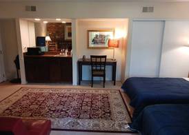Bed and Breakfast in Hollywood Hills 4
