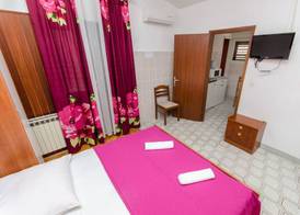 Apartment and Rooms Ivan 5