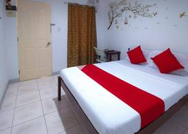 OYO 771 Darius' Residences 3