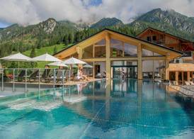 Almwellness-Resort Tuffbad 4