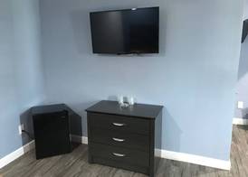 Empire Inn 5