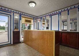 Knights Inn Lindsay 2