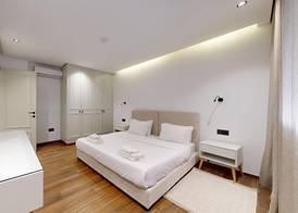 Seven Floors 5