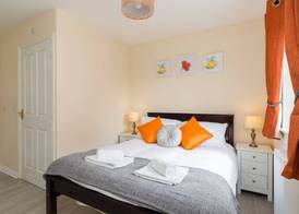 Luxury Two Bed Apartment With Parking - Wolverhampton 3