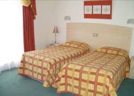 Pery's Hotel 3