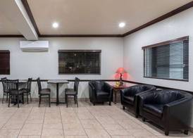 Super 8 by Wyndham Amarillo Central TX 3