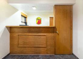 Super 8 by Wyndham Enid 2