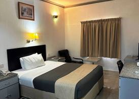 Grand Astoria Hotel 5