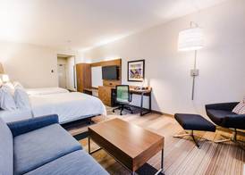 Holiday Inn Express & Suites WEST EDMONTON-MALL AREA by IHG 2