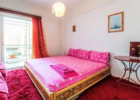 Bright comfy flat near the beach & the city center 2