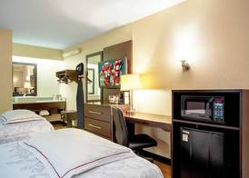 Red Roof Inn PLUS+ Secaucus - Meadowlands 4