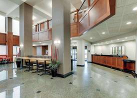 Drury Inn & Suites Birmingham Lakeshore Drive 2