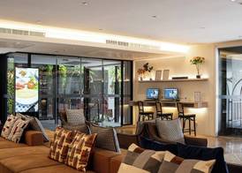 Blue Hippo & Red Crocodile Hotel 5