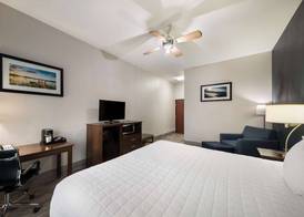 Best Western Plus Lake Dallas Inn & Suites 5