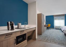 Holiday Inn Express & Suites TERRE HAUTE by IHG 5