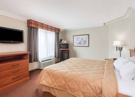 Days Inn by Wyndham Carlsbad 3