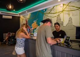 Mad Monkey Hostel Siem Reap 3