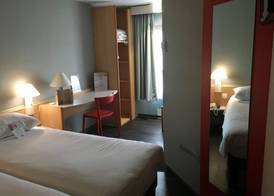 ibis Rochefort 3