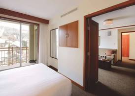 Pan Pacific Whistler Village Centre 5