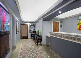 Super 8 by Wyndham Chico 2