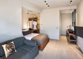 Uma Ray Suites 5