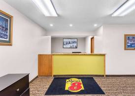 Super 8 by Wyndham Oelwein 3